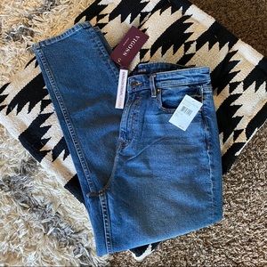 NWT high waisted Boyfriend Jeans size 28
